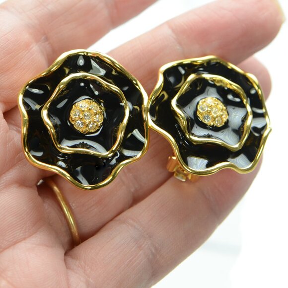Kenneth Jay Lane KJL Black Enamel Flower Clip-on Earrings - Picture 2 of 4